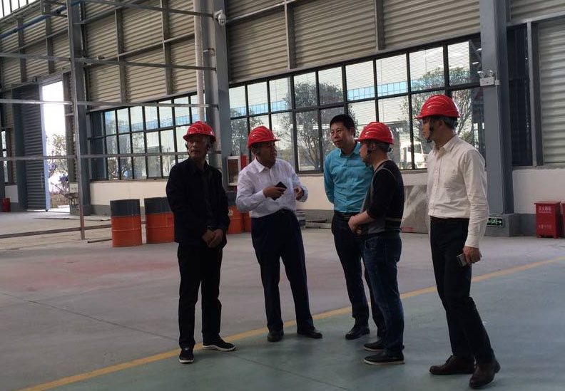 一汽解放青島整車事業(yè)部商務考察團蒞臨程力重工