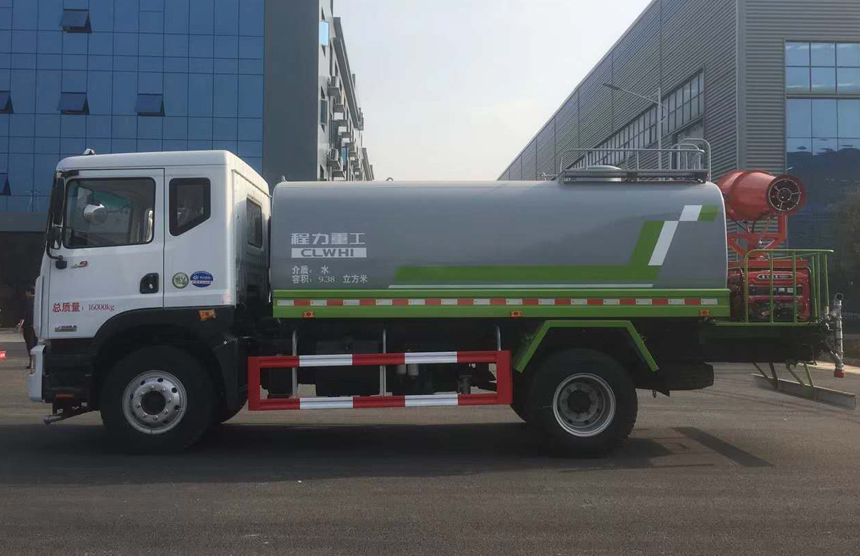 東風(fēng)D9、東風(fēng)多利卡3308軸距、東風(fēng)大多利卡3800軸距綠化噴灑車(chē)各一臺(tái)