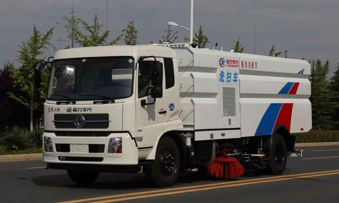 程力批量環(huán)衛(wèi)車助力“2018世界華人尋根節(jié)“環(huán)衛(wèi)清潔，為中國(guó)專汽之都增添榮耀受到社會(huì)各界廣泛贊譽(yù)