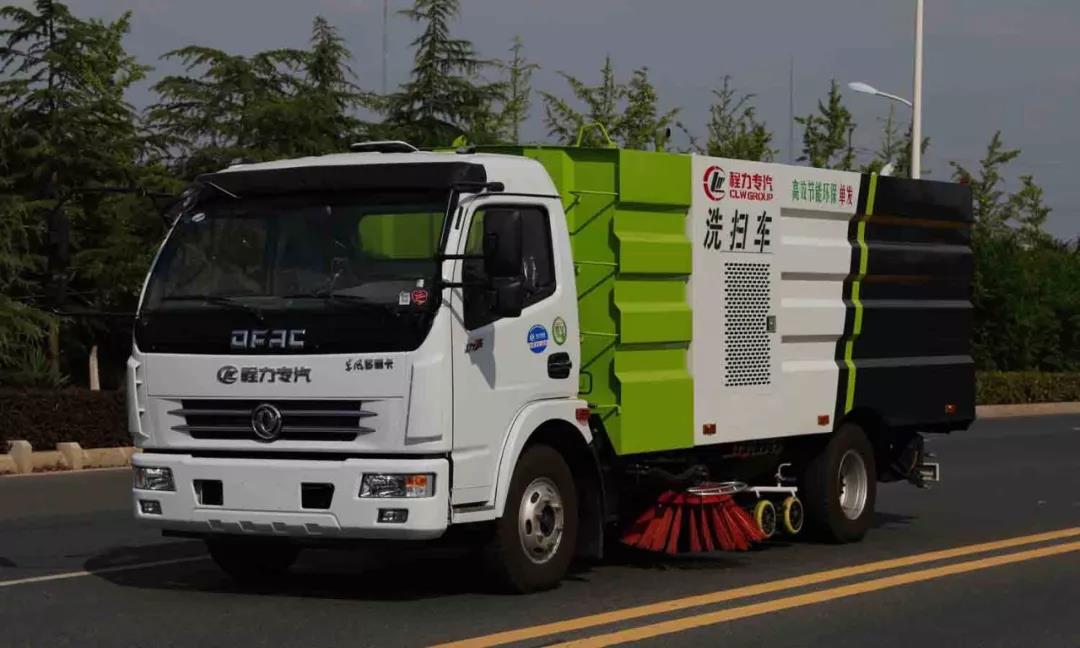 程力批量環(huán)衛(wèi)車助力“2018世界華人尋根節(jié)“環(huán)衛(wèi)清潔，為中國(guó)專汽之都增添榮耀受到社會(huì)各界廣泛贊譽(yù)