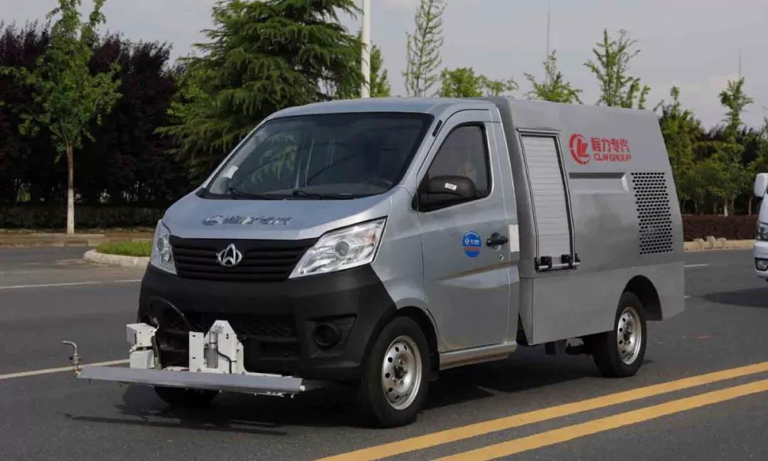 程力批量環(huán)衛(wèi)車助力“2018世界華人尋根節(jié)“環(huán)衛(wèi)清潔，為中國(guó)專汽之都增添榮耀受到社會(huì)各界廣泛贊譽(yù)